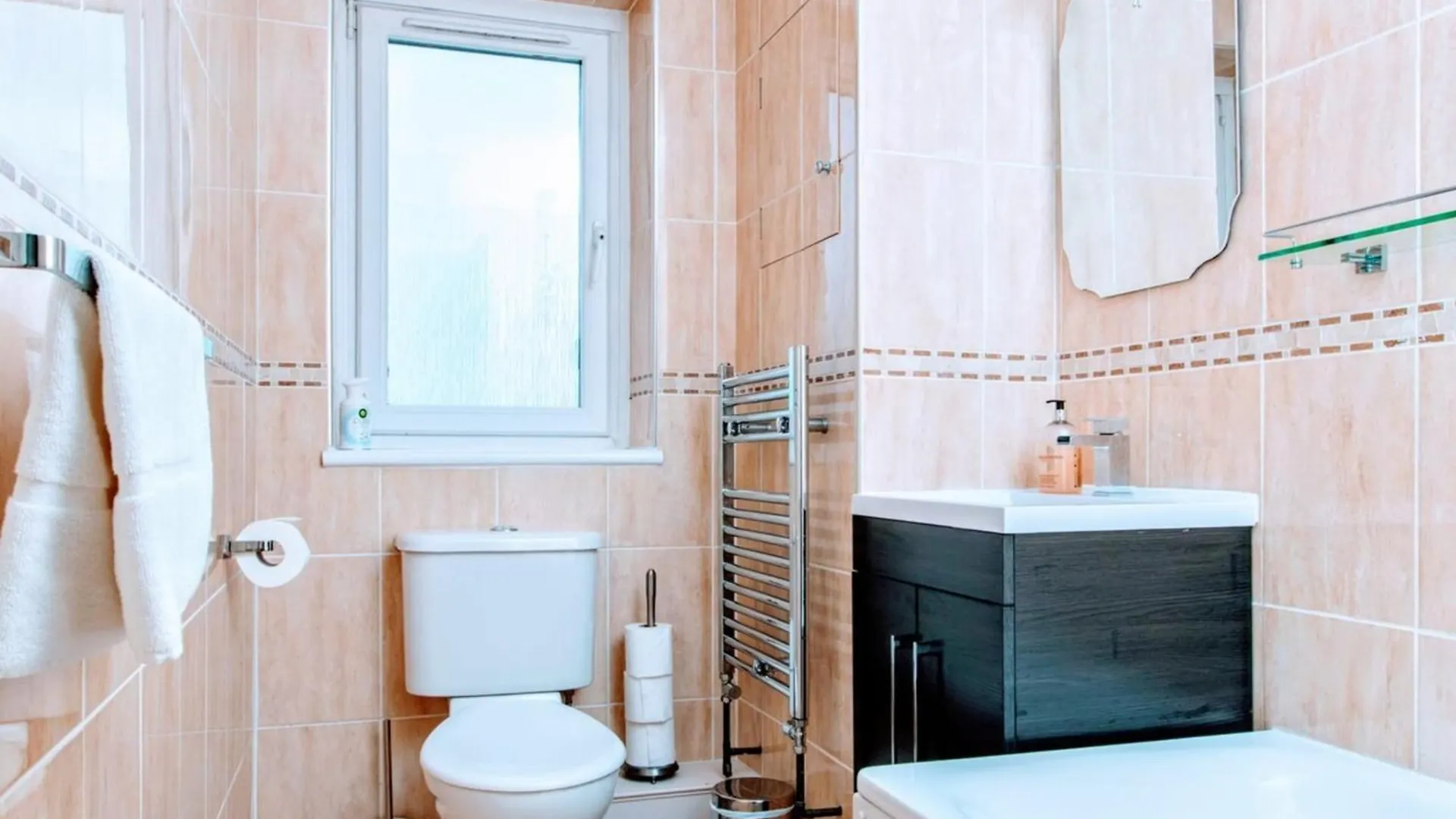 Boutique Apartment On Royal Mile - Sleeps 4 Edinburgh